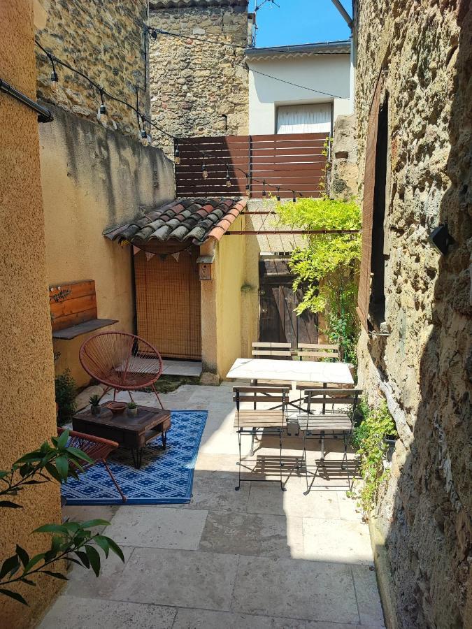 Maison De Village Avec Cour Aux Portes D'Avignon Entraigues-sur-la-Sorgue Exterior photo